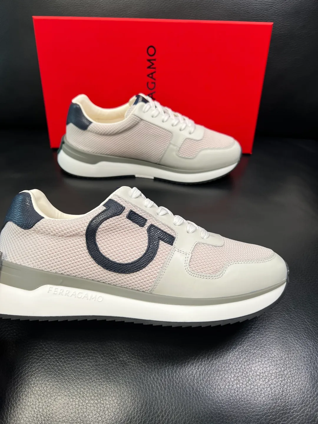 Men's shoes 💰820 Ferragamo High-quality top craftsmanship Ferragamo counters sell original factory configuration, imported original cowhide from Italy, imported water-dyed cow lining, soles: original factory special original soles are super comfortable, original factory and single goods, welcome to compare at the same time at the counter, code number 38-44 (customized 45 46)